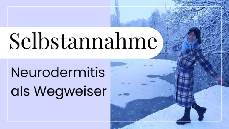 Catherina, Autorin des Blogs Wegweiser Neurodermitis, fröhlich an einem See bei Schnee. Symbolisch für einen achtsamen Start in das neue Jahr 2026.